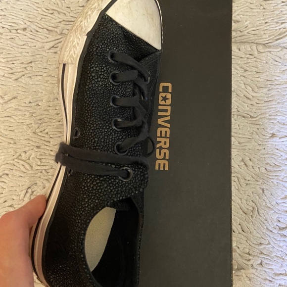 converse - Picture 2 of 3